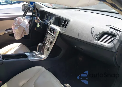 2012 Volvo S60 T5 z USA, uszkodzony, nr VIN YV1622FS1C2056475